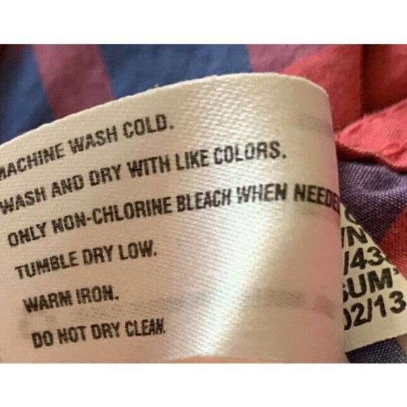 GAP Men’s Large Lived-In Button Shirt Dark Pink and Light Blue Plaid - Picture 6 of 6